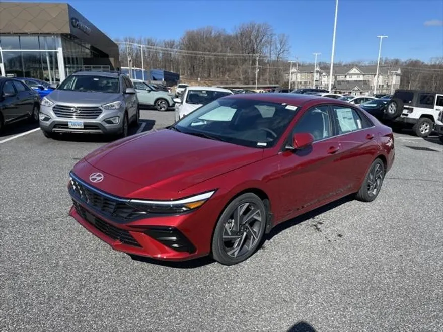 2025 Hyundai Elantra Limited photo 1
