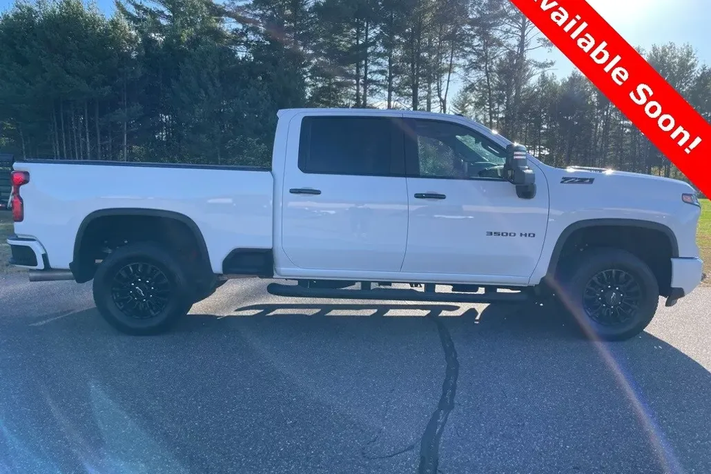 2024 Chevrolet Silverado 3500HD LT photo 1