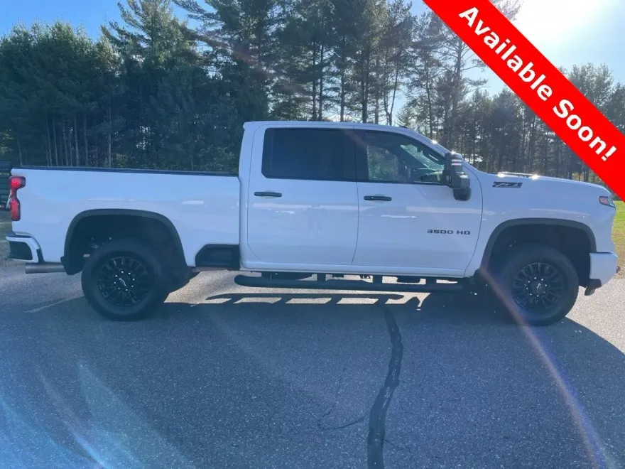 2024 Chevrolet Silverado 3500HD LT photo 1