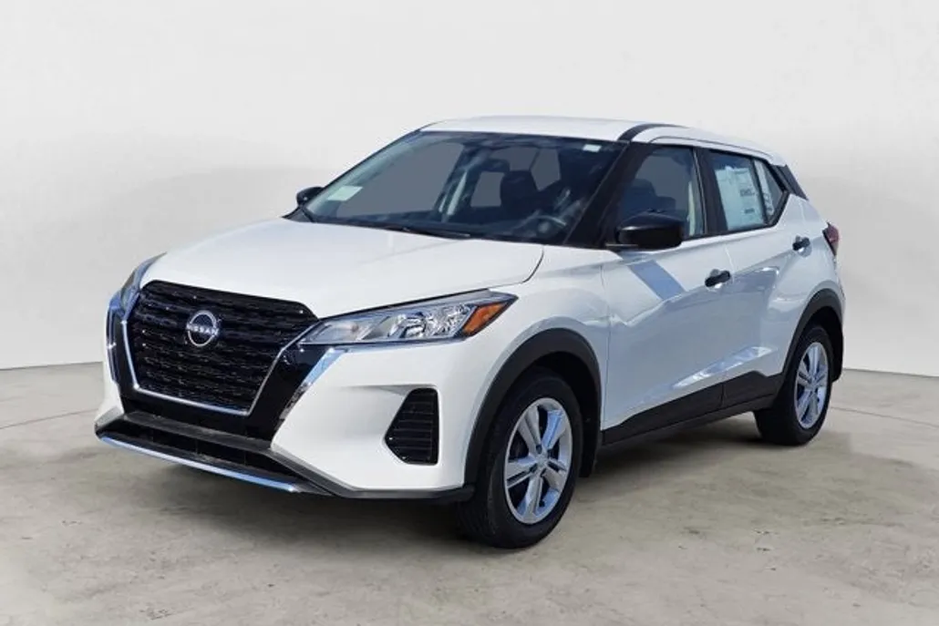 2025 Nissan Kicks Play S photo 1
