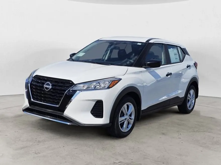 2025 Nissan Kicks Play S photo 1