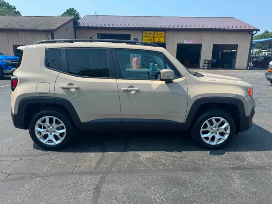 2016 Jeep Renegade Latitude photo 1