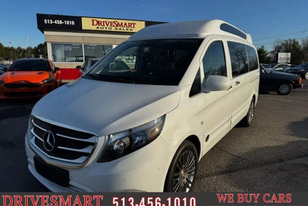 2017 Mercedes Benz Metris Passenger Van photo 1
