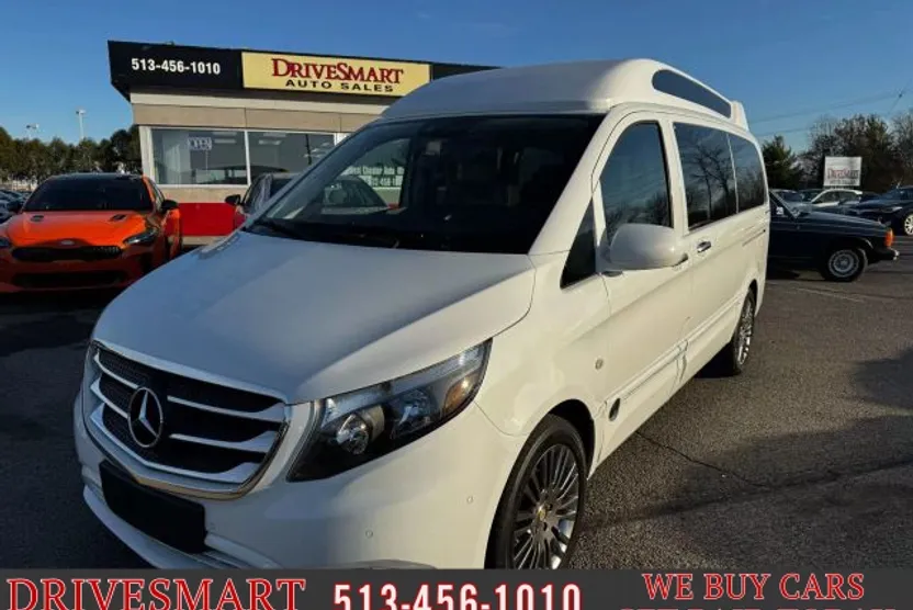 2017 Mercedes Benz Metris Passenger Van photo 1
