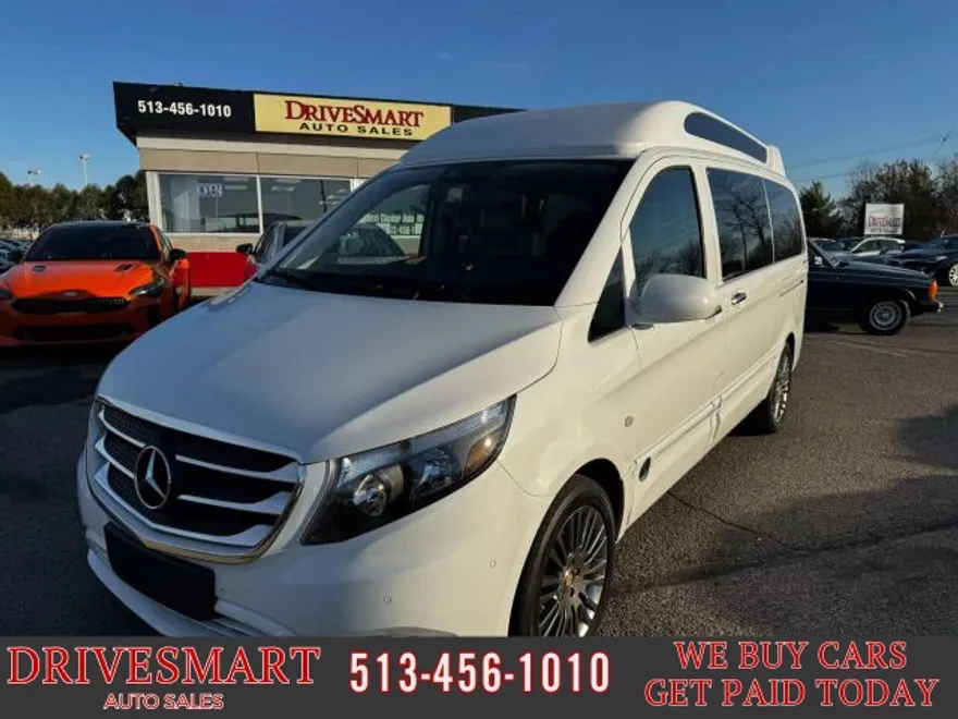 2017 Mercedes Benz Metris Passenger Van photo 1