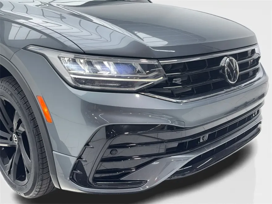 2023 Volkswagen Tiguan SE R-Line Black photo 1