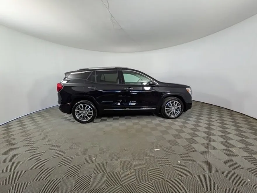 2024 Gmc Terrain Denali photo 1