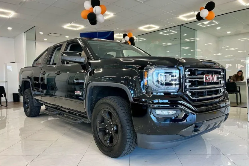 2017 Gmc Sierra 1500 SLT photo 1