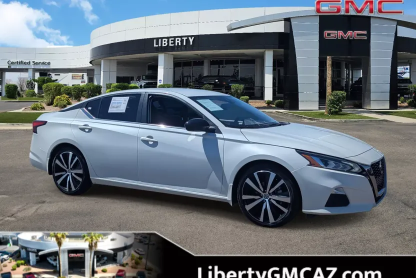 2022 Nissan Altima 2.5 SR photo 1