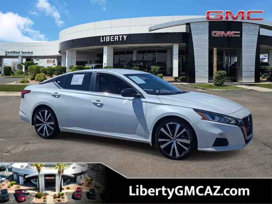 2022 Nissan Altima 2.5 SR photo 1
