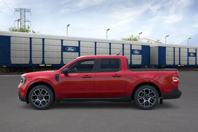 2025 Ford Maverick Lariat photo 1