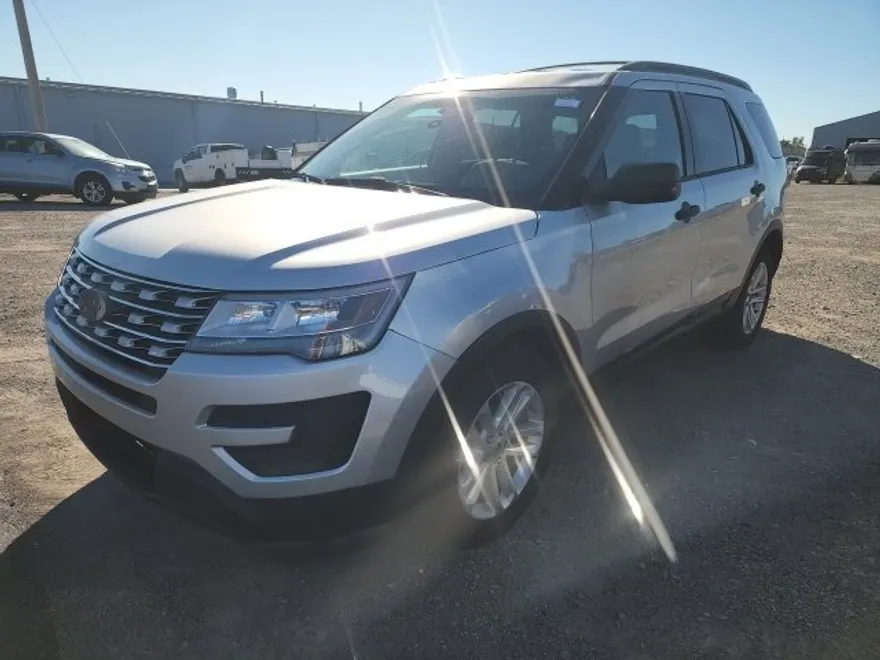 2016 Ford Explorer Base photo 1