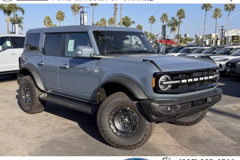 2025 Ford Bronco Outer Banks photo 1