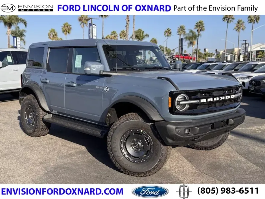 2025 Ford Bronco Outer Banks photo 1