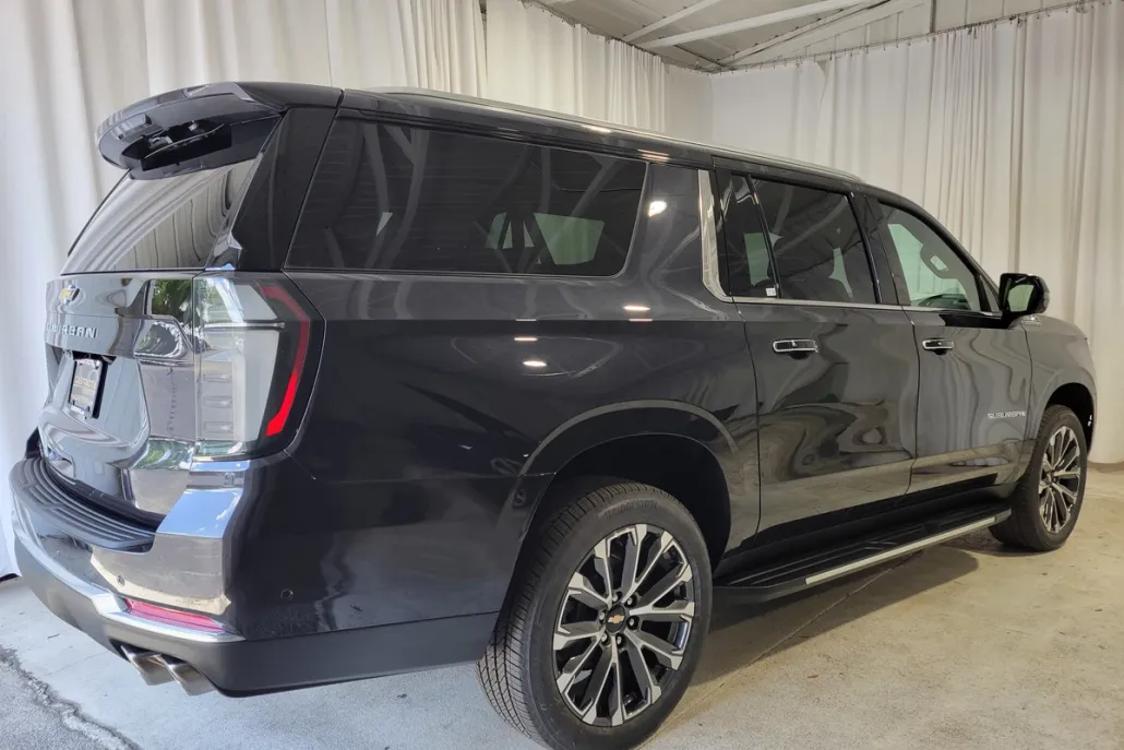 2025 Chevrolet Suburban High Country photo 1
