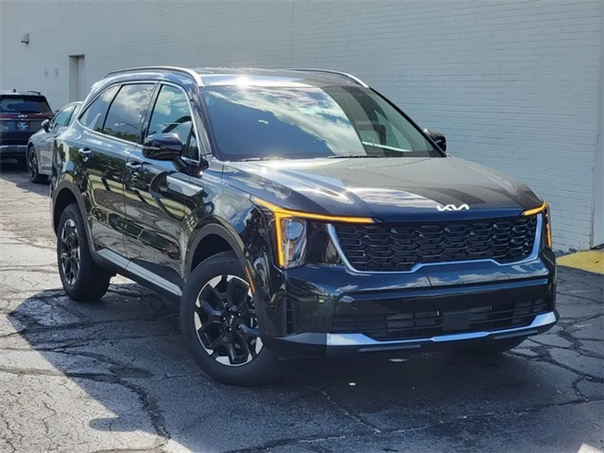 2026 Kia Sorento S photo 1