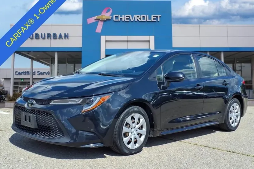 2020 Toyota Corolla LE photo 1