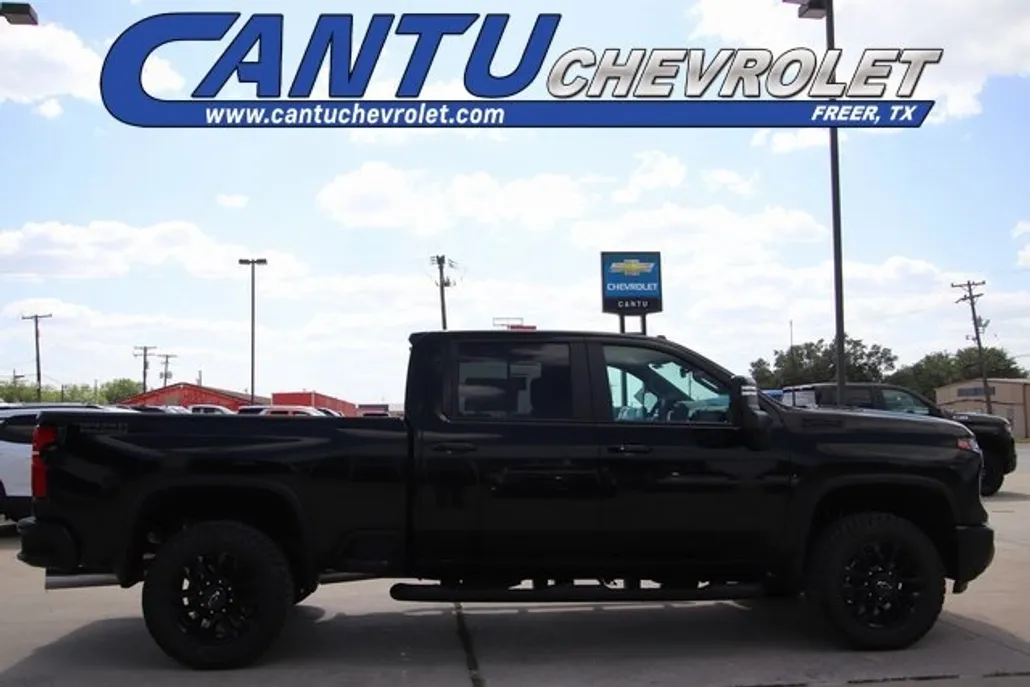 2025 Chevrolet Silverado 3500HD LT photo 1