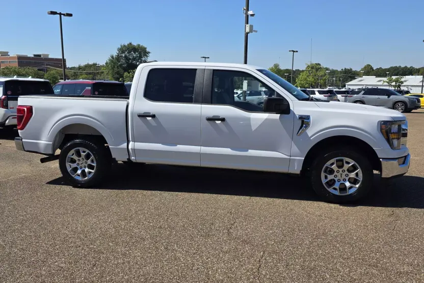 2023 Ford F-150 XLT photo 1