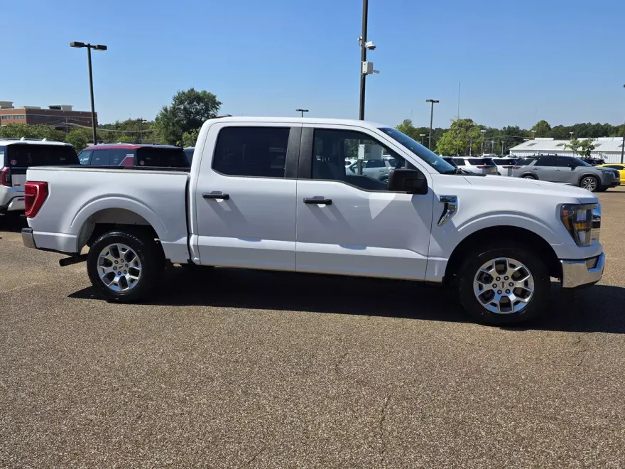2023 Ford F-150 XLT photo 1