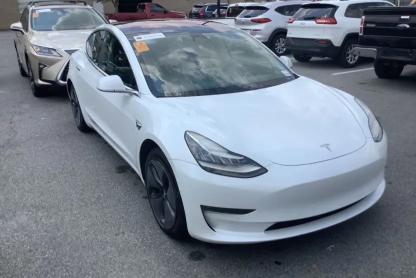 2018 Tesla Model 3 Long Range photo 1
