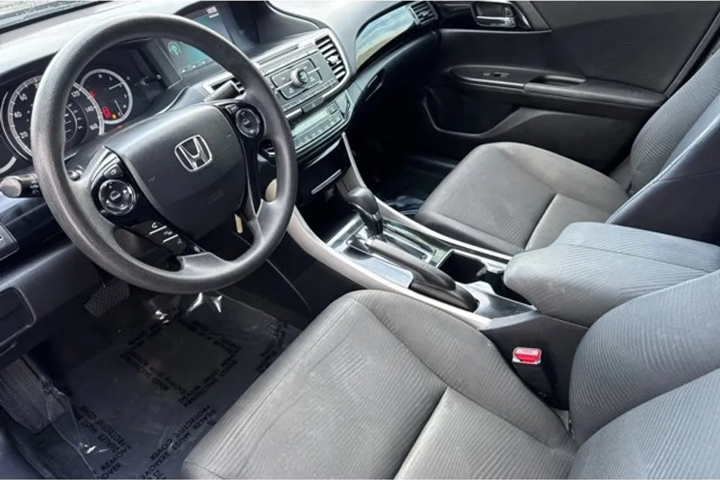 2016 Honda Accord LX photo 1