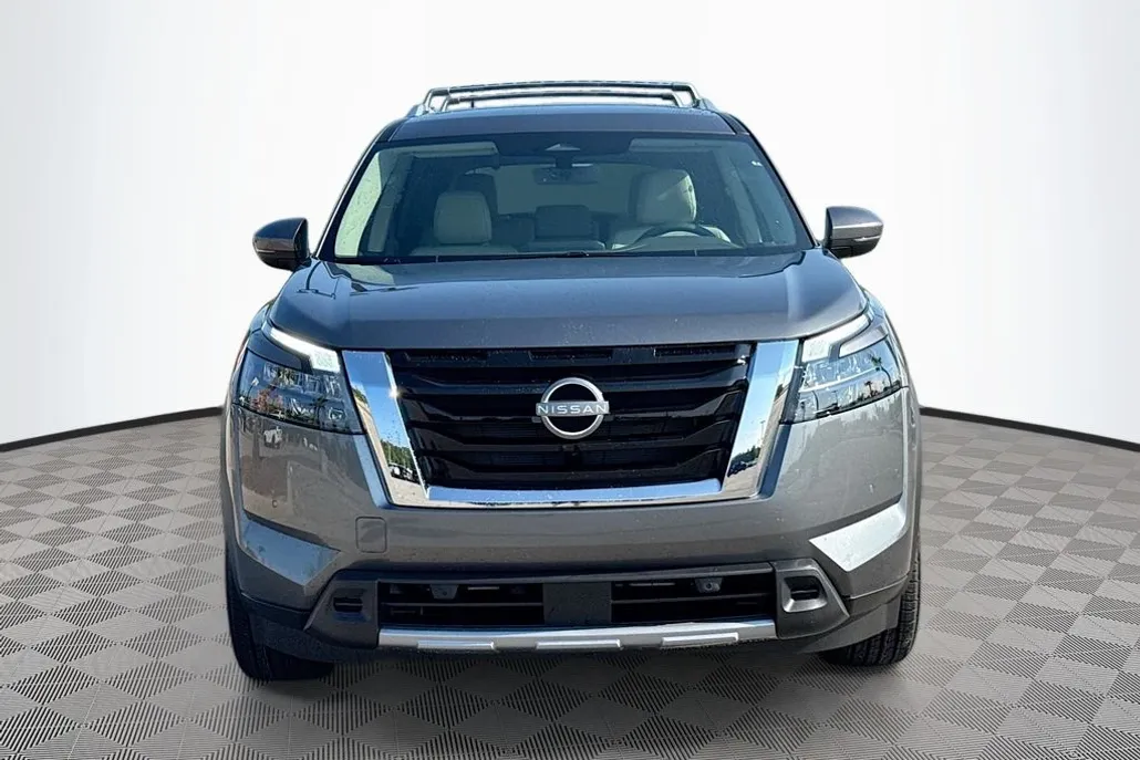 2025 Nissan Pathfinder SL photo 1