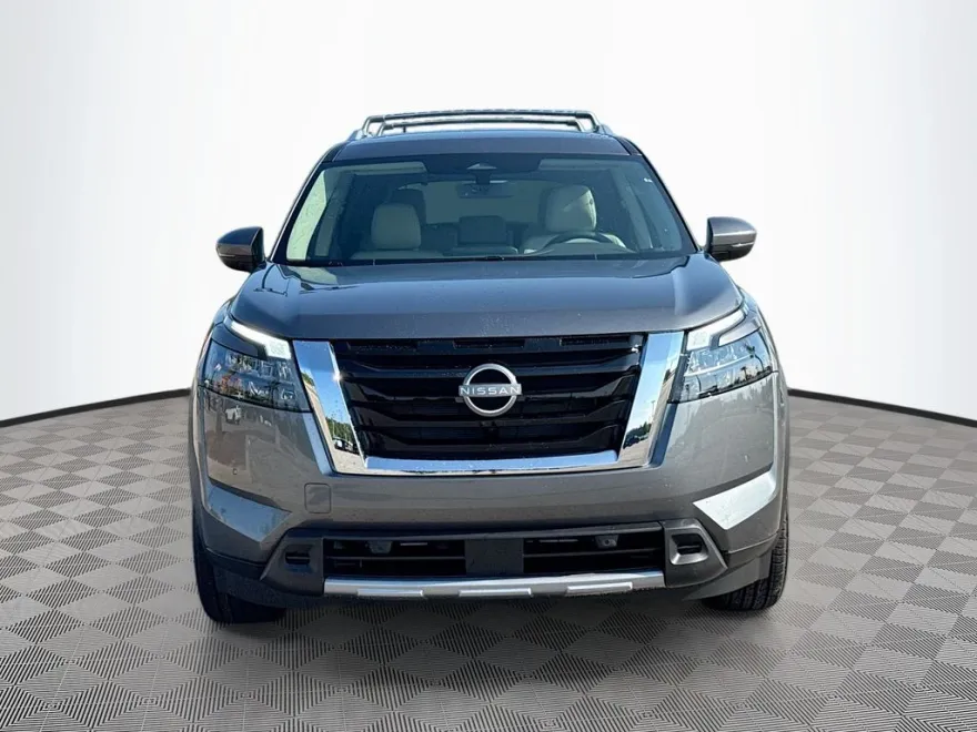 2025 Nissan Pathfinder SL photo 1