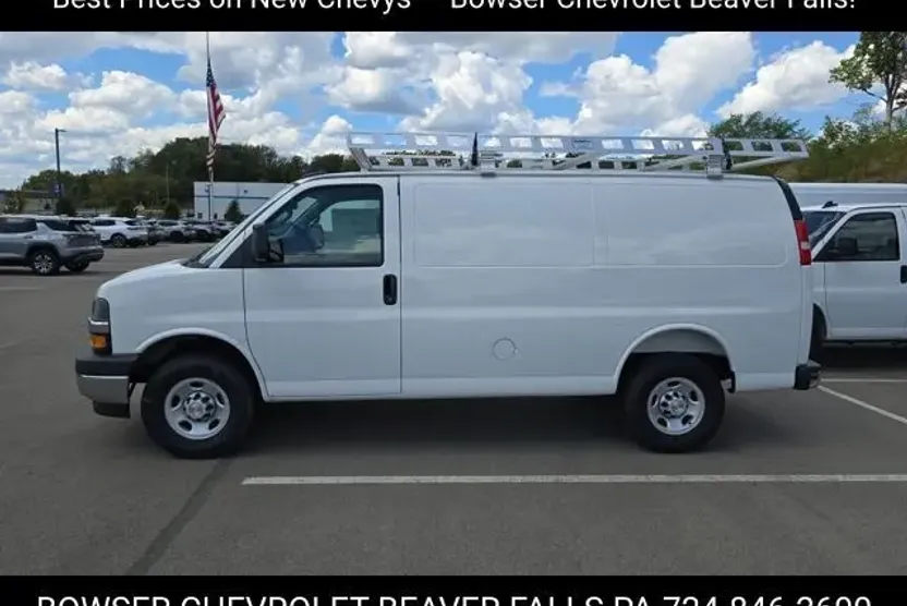 2025 Chevrolet Express 2500 Work Van Cargo photo 1