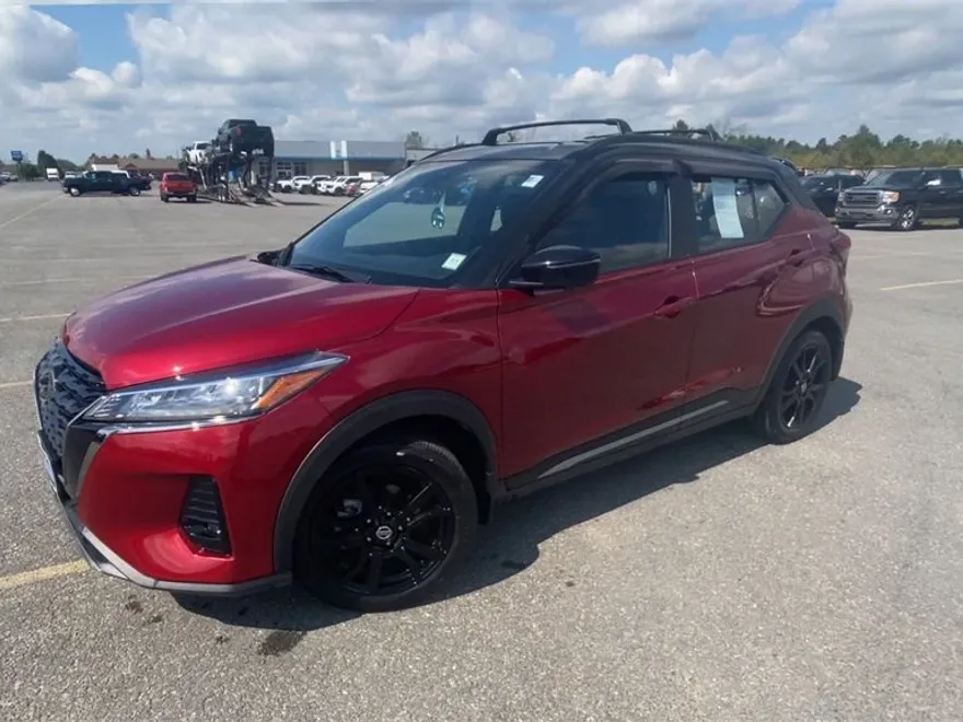 2021 Nissan Kicks SR photo 1