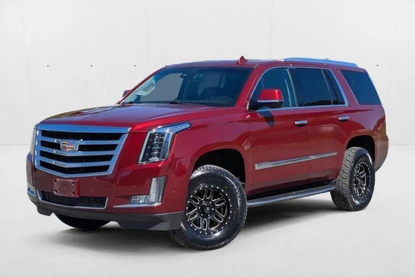 2017 Cadillac Escalade Luxury photo 1