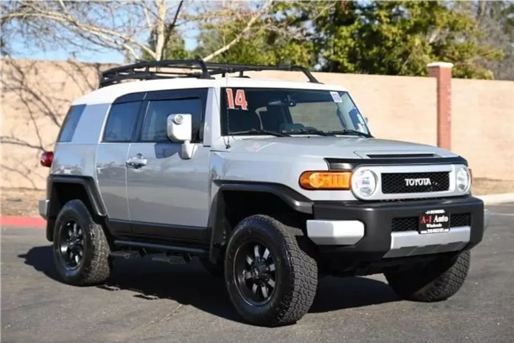 2014 Toyota FJ Cruiser photo 1