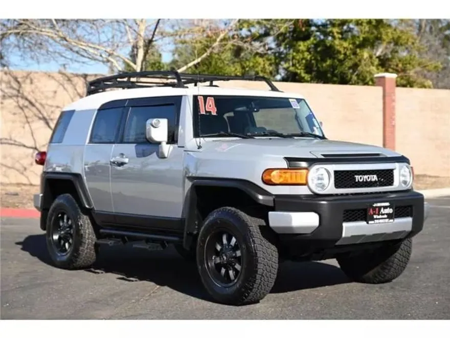 2014 Toyota FJ Cruiser photo 1