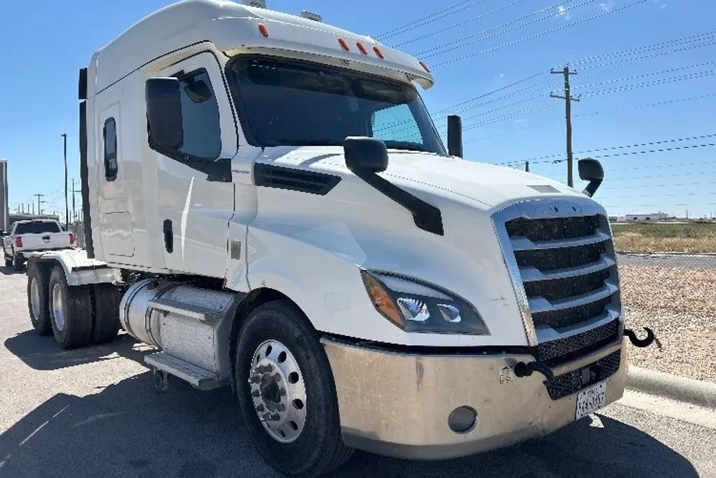 2020 Freightliner Cascadia 126" Sleeper Cab photo 1