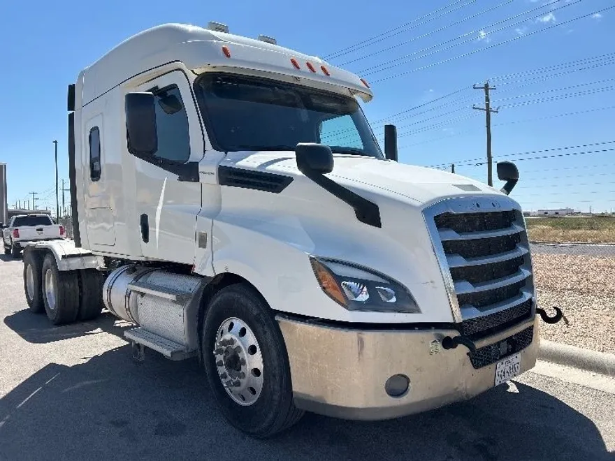 2020 Freightliner Cascadia 126" Sleeper Cab photo 1