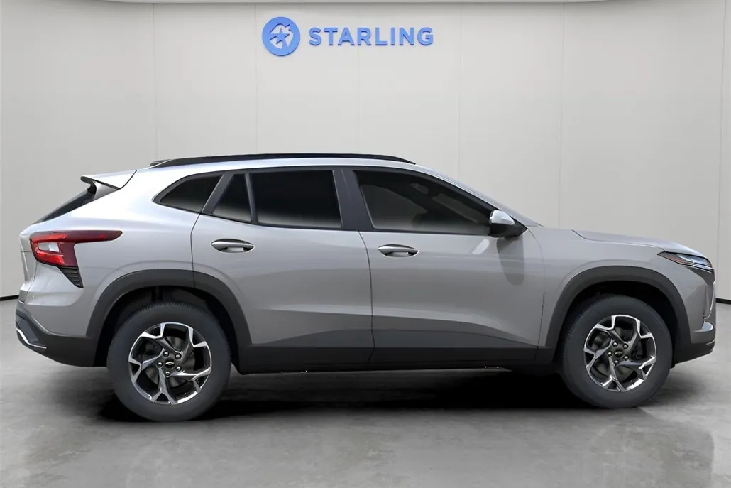 2025 Chevrolet Trax LT photo 1