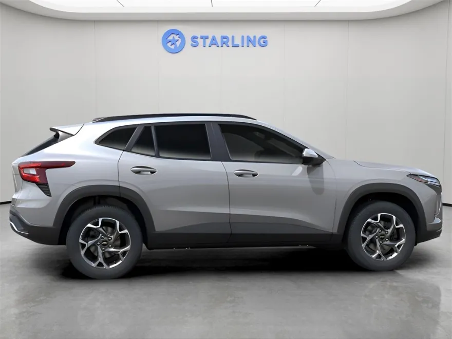 2025 Chevrolet Trax LT photo 1