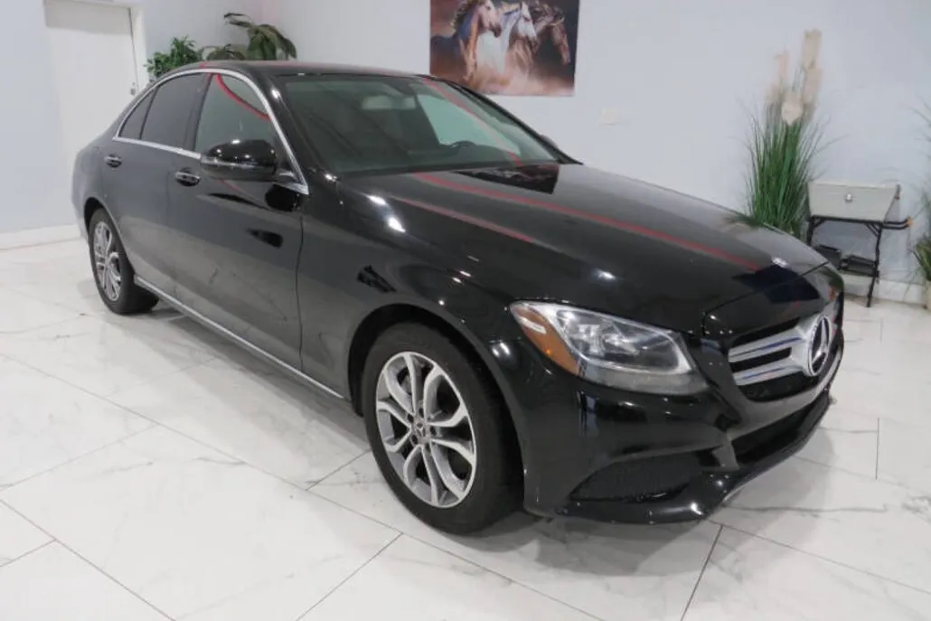 2017 Mercedes Benz C 300 4MATIC photo 1