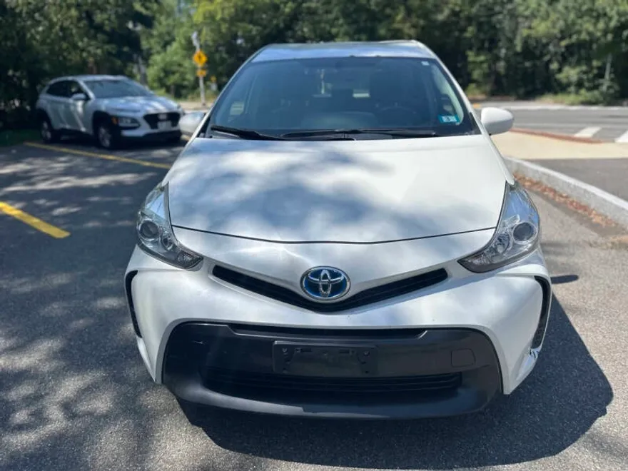 2015 Toyota Prius V Five photo 1