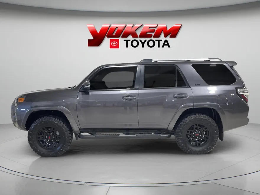 2021 Toyota 4Runner SR5 Premium photo 1