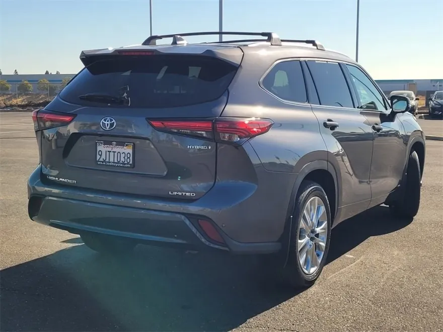 2023 Toyota Highlander Hybrid Limited photo 1