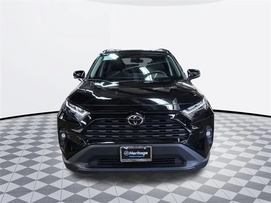 2025 Toyota RAV4 XLE Premium photo 1