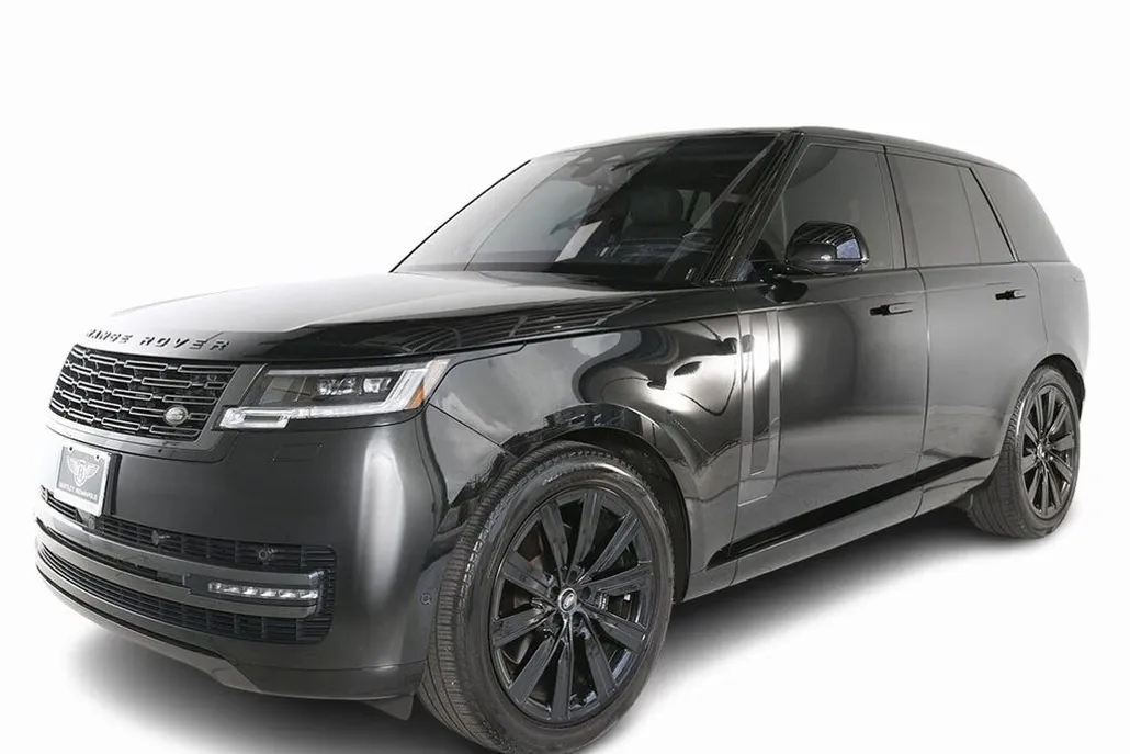 2023 Land Rover Range Rover SE photo 1