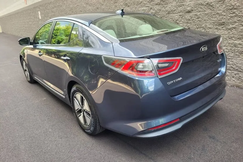 2015 Kia Optima Hybrid photo 1