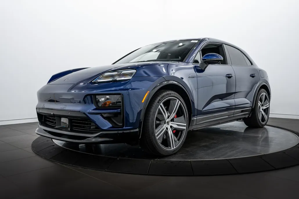 2025 Porsche Macan Turbo Electric photo 1