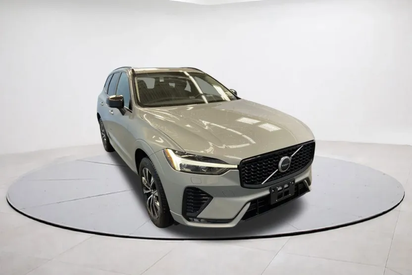 2025 Volvo XC60 B5 Core photo 1