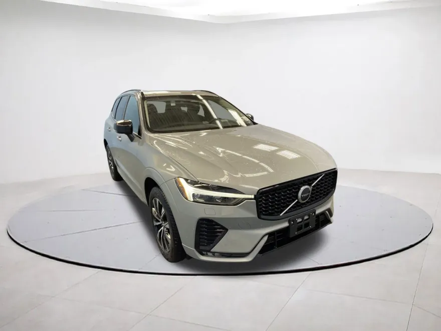 2025 Volvo XC60 B5 Core photo 1