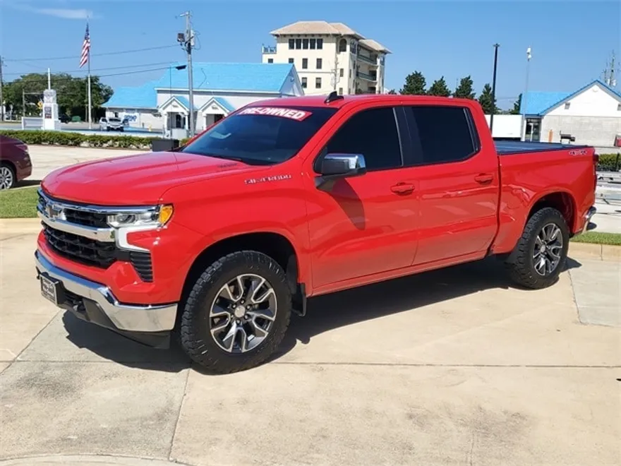 2024 Chevrolet Silverado 1500 LT photo 1