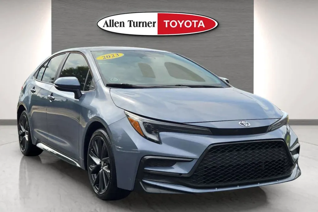 2023 Toyota Corolla SE photo 1