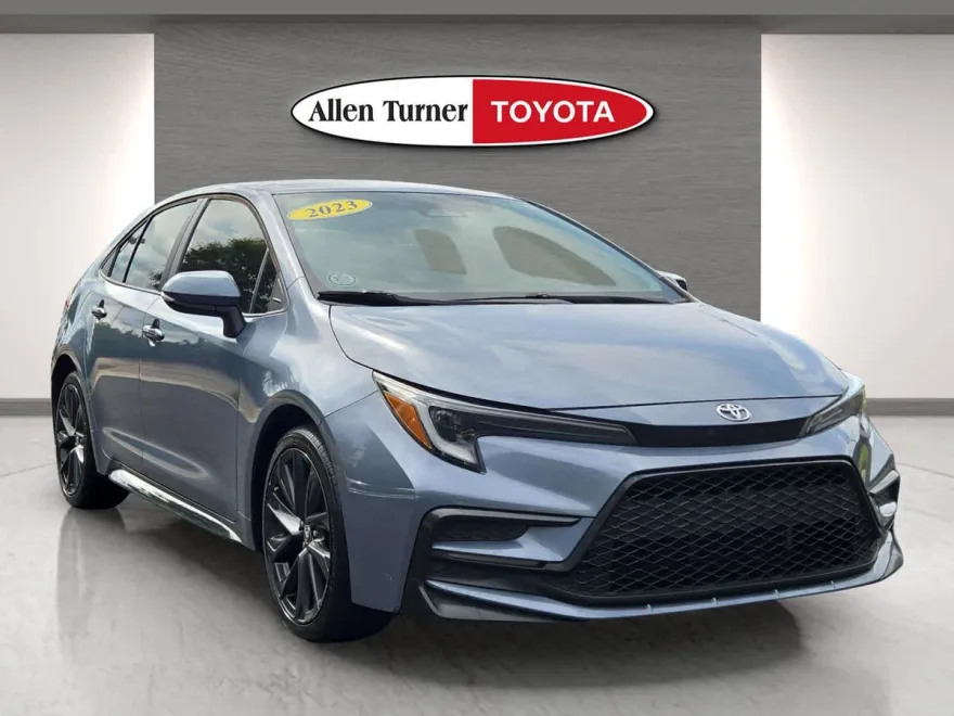 2023 Toyota Corolla SE photo 1